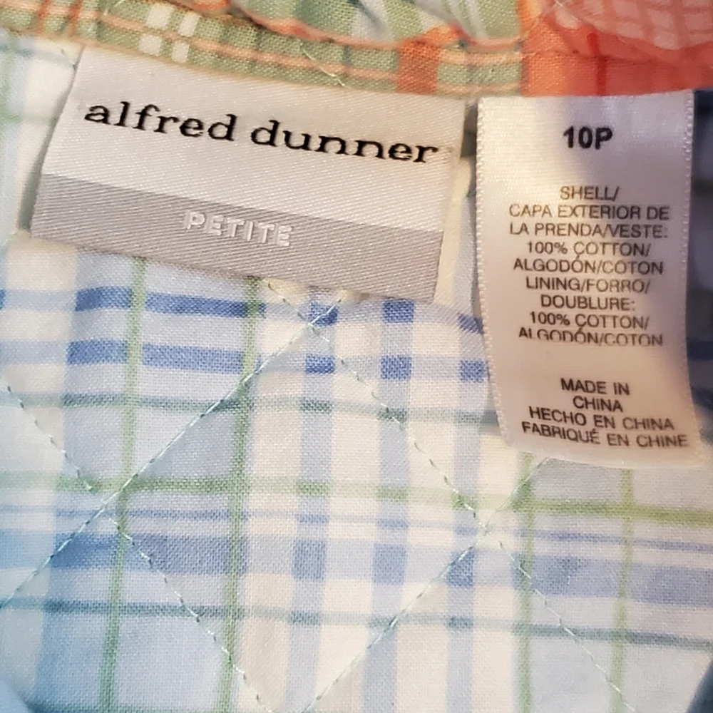 Women's Size 10 Petite Alfred Dunner Quilted Jacket - Picture 4 of 13